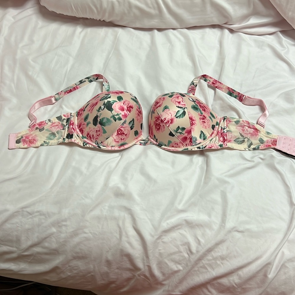 Victorias Secret Padded Rose Bra Brand New Never Worn